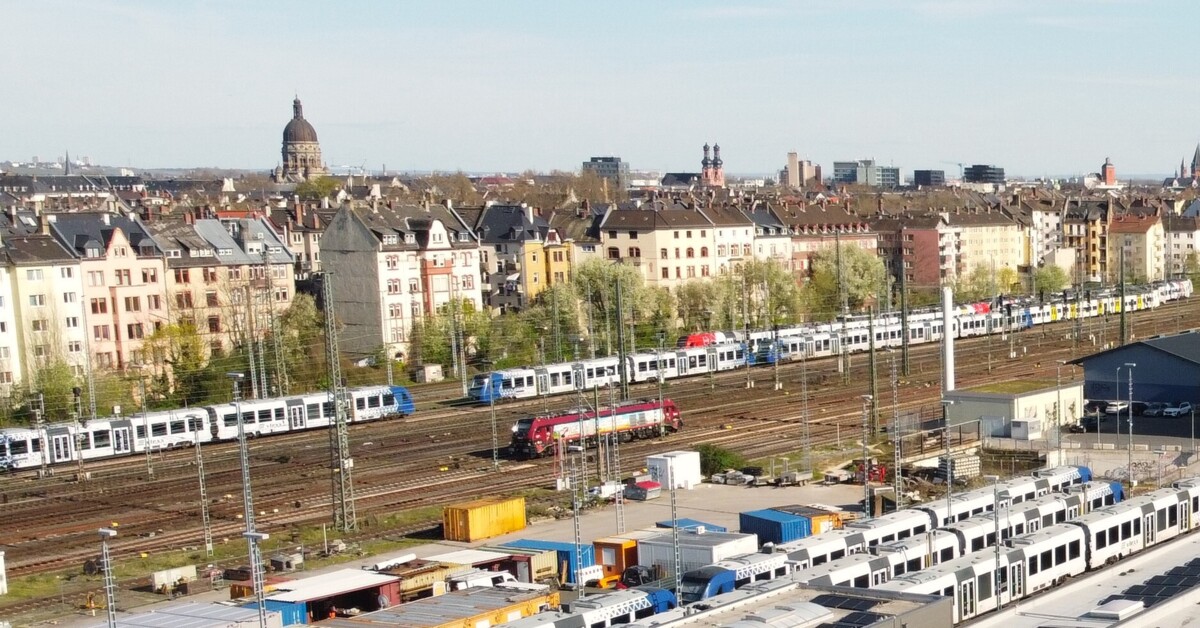 Sonnenkraft vom Bahndach: Eine Erfolgsgeschichte